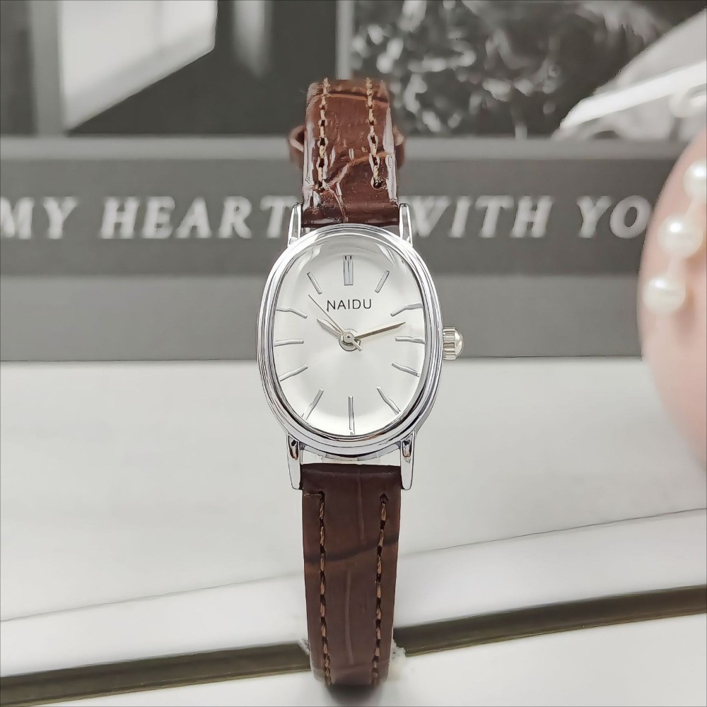 Luxury Watch With Leather Strap - ファッションブランドの女性用オーバルダイヤル腕時計、高級レザーストラップクォーツ腕時計、ギフト、レディース腕時計、女性用腕時計、卸売