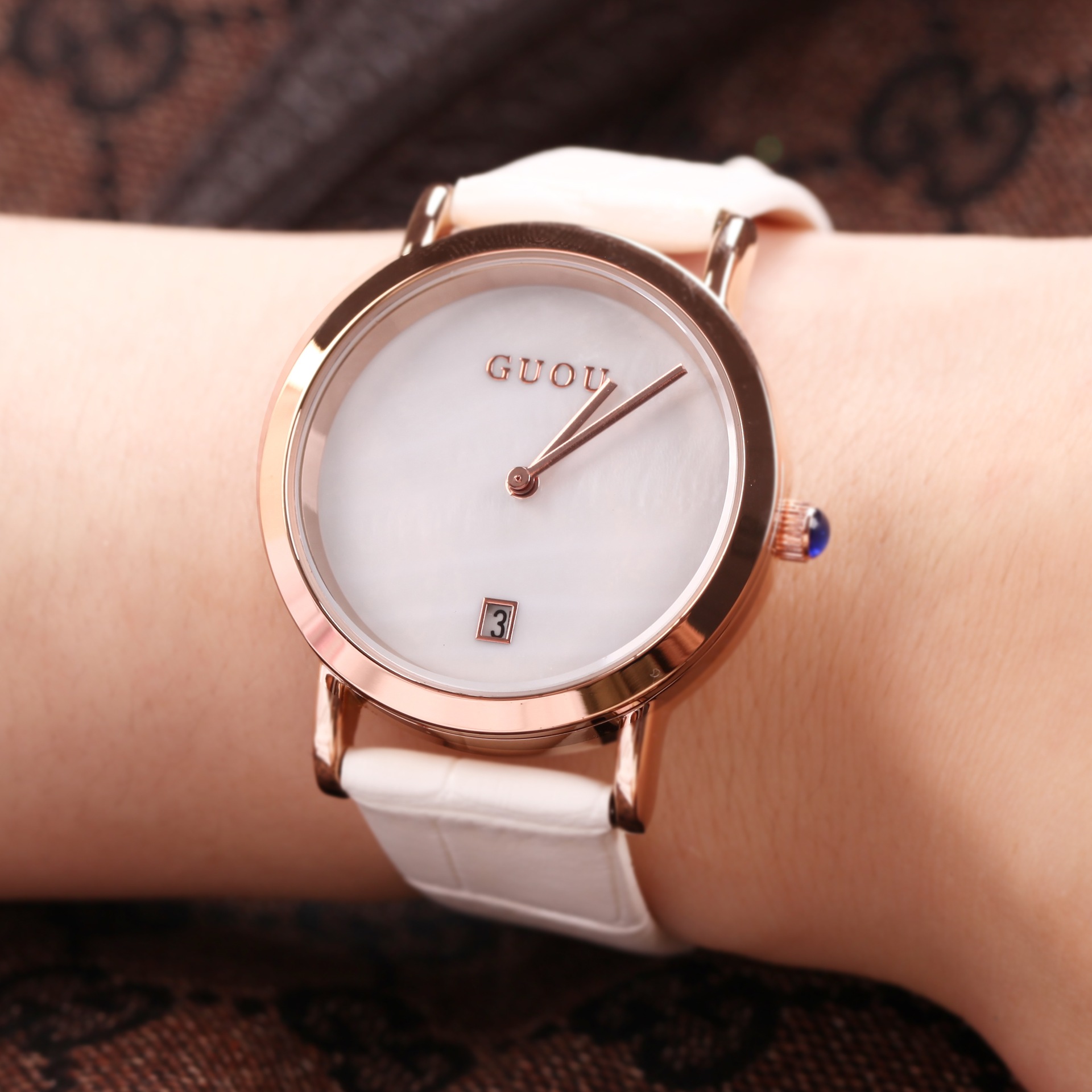 新しい高級ミニマリストレディースウォッチ、レザーストラップ付 - Luxury Watch With Leather Strap のレビューと価格