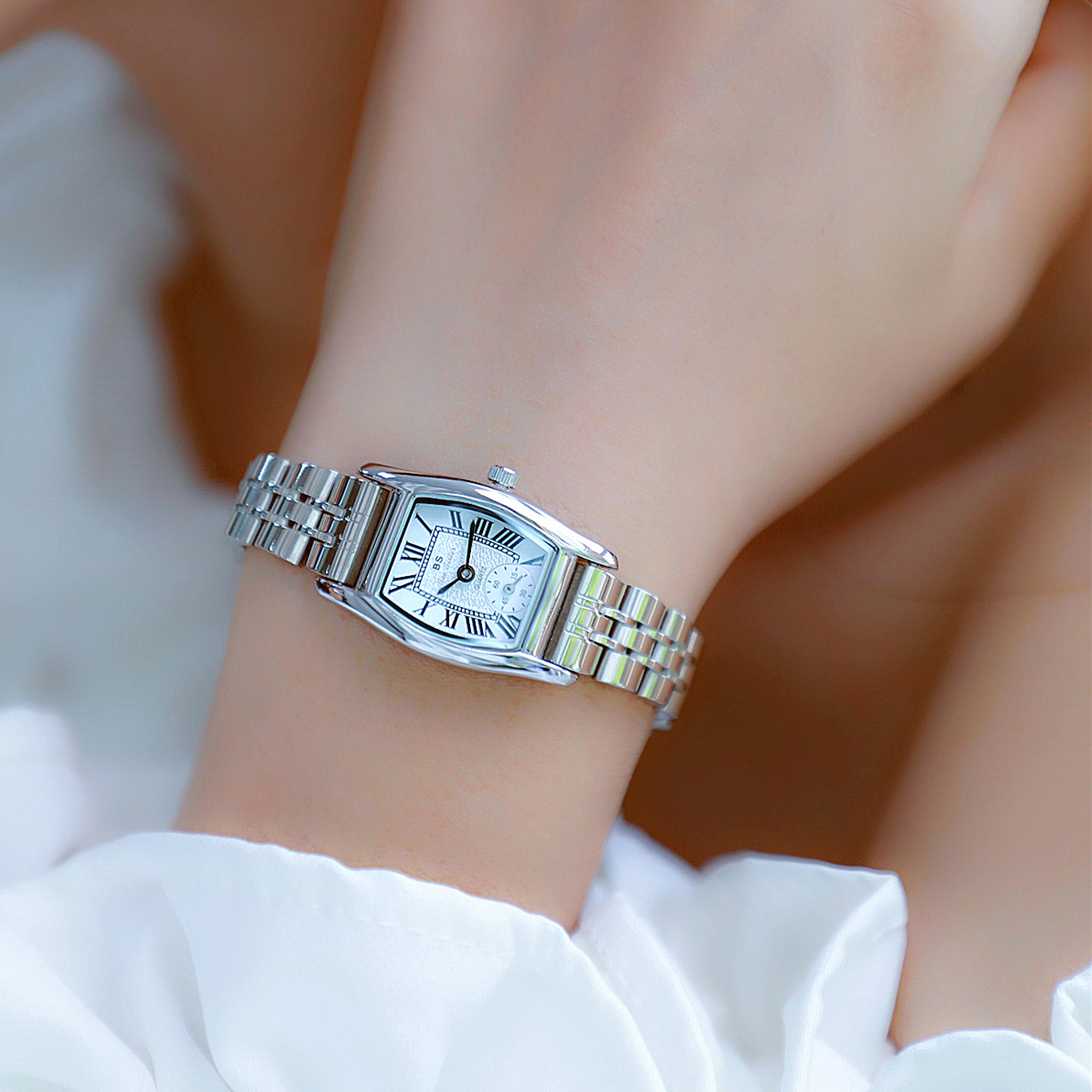 BS レディース腕時計多用途レトロスタイル高級ブランドレザー - Luxury Watch With Leather Strap のレビューと価格
