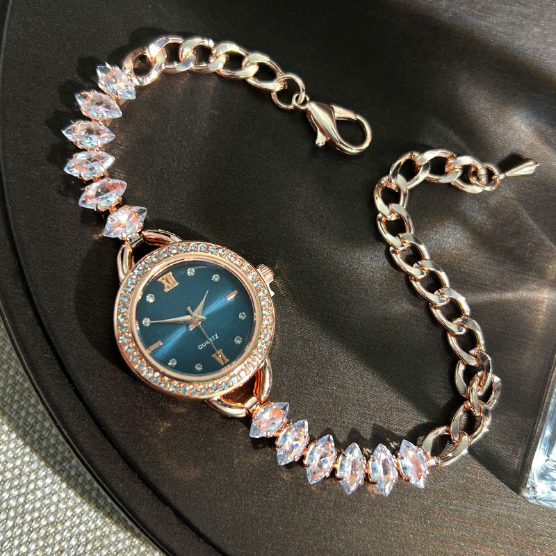 UTHAI CQ383 ファッショナブルな女性用腕時計ブレス - Luxury Watch For Girls のレビューと価格