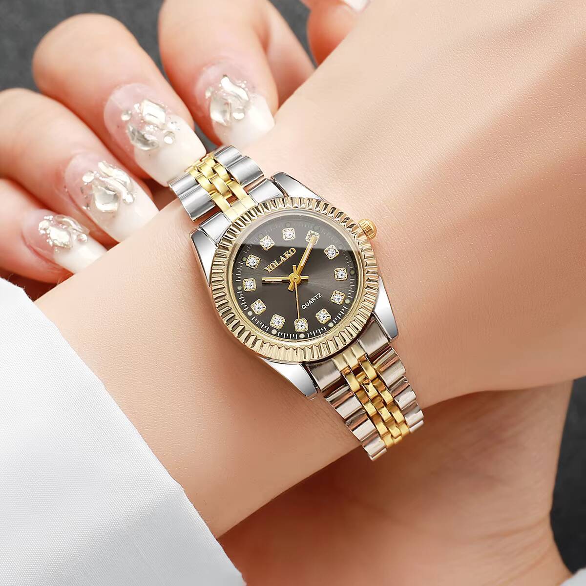 ファッションラインストーン女性用クォーツ時計高級ステンレスス - Luxury Watch Travel Case のレビューと価格