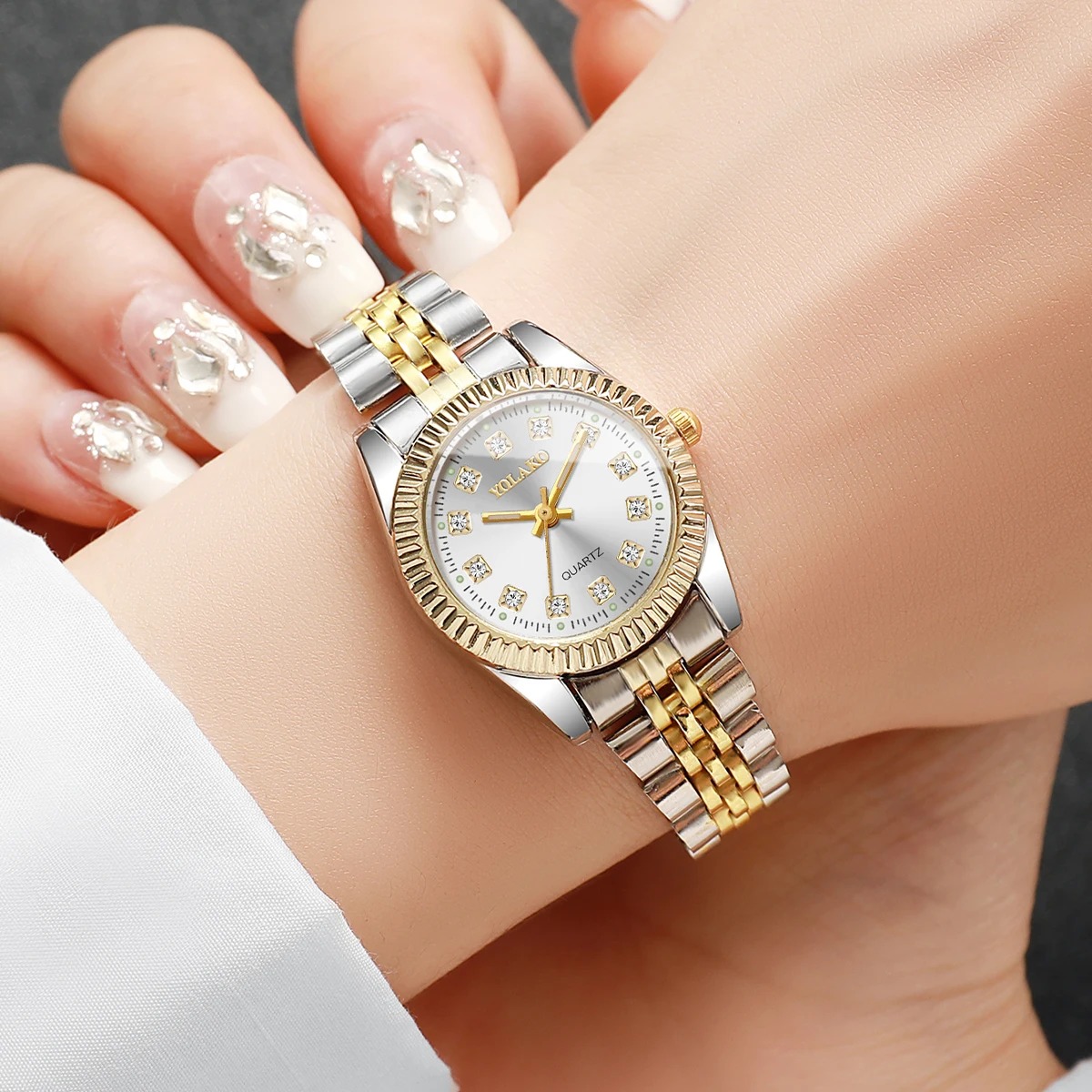 ファッションラインストーン女性用クォーツ時計高級ステンレスス - Luxury Watch Travel Case のレビューと価格